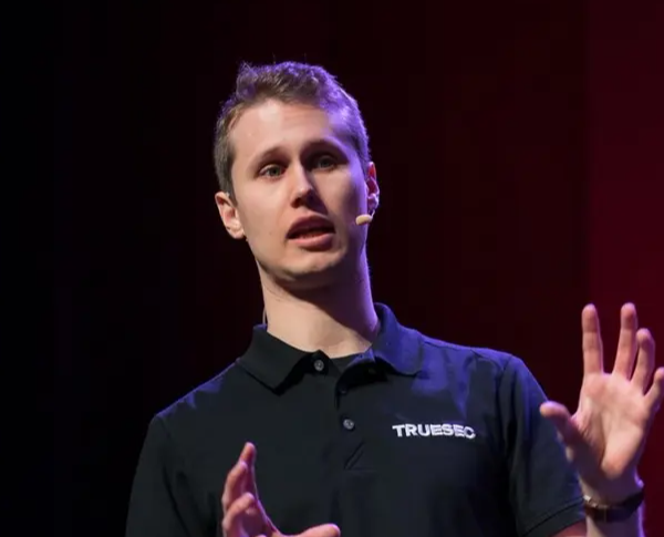 webinar-traditional-vs-enterprise-forensics-registration